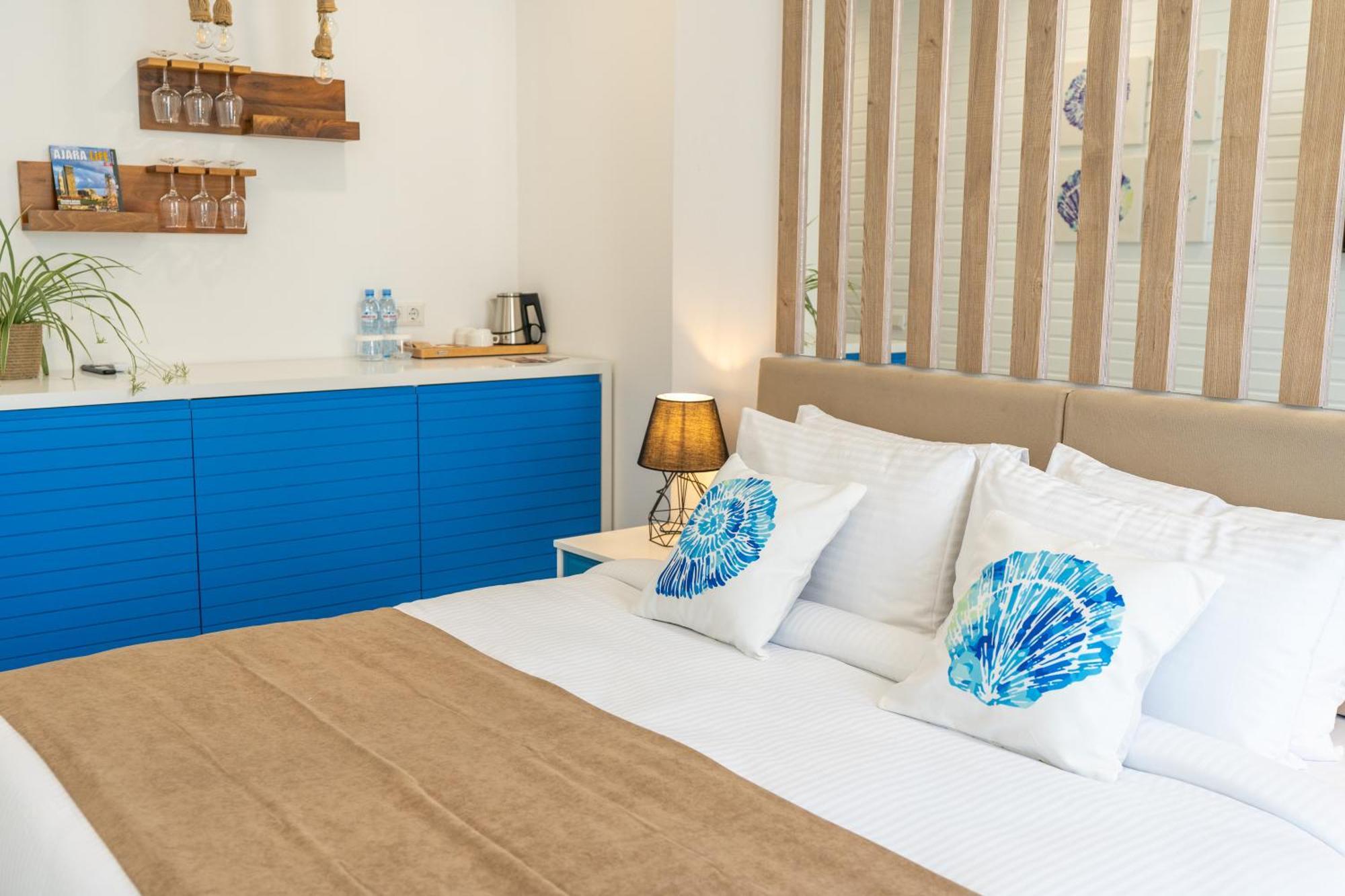 Seagull Beachfront Boutique Hotel Μπατούμι Δωμάτιο φωτογραφία